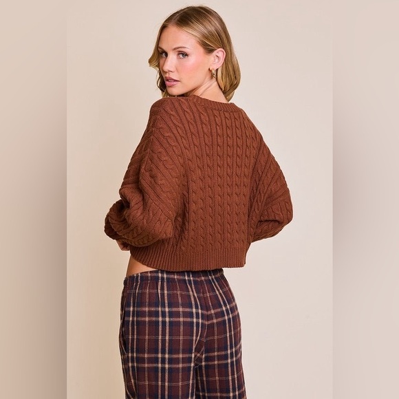 Dolman  Sleeve Cable Knit Cropped Sweater with Pocket - Le Lis - Picture 2 of 3